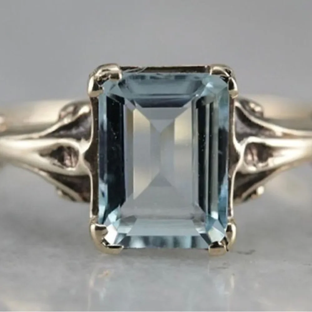 🩵 Antique stunning light blue sparkling ring 🩵
